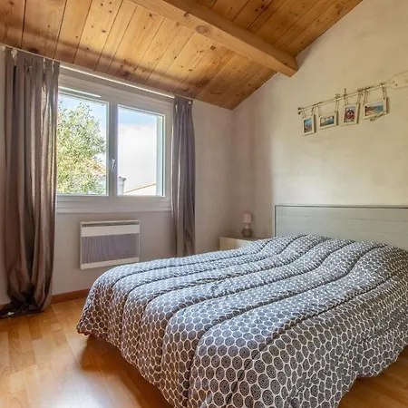 Holiday home Maison Pour 8 Personnes Au Coeur De La Sauzaie Et A 600 M De La *